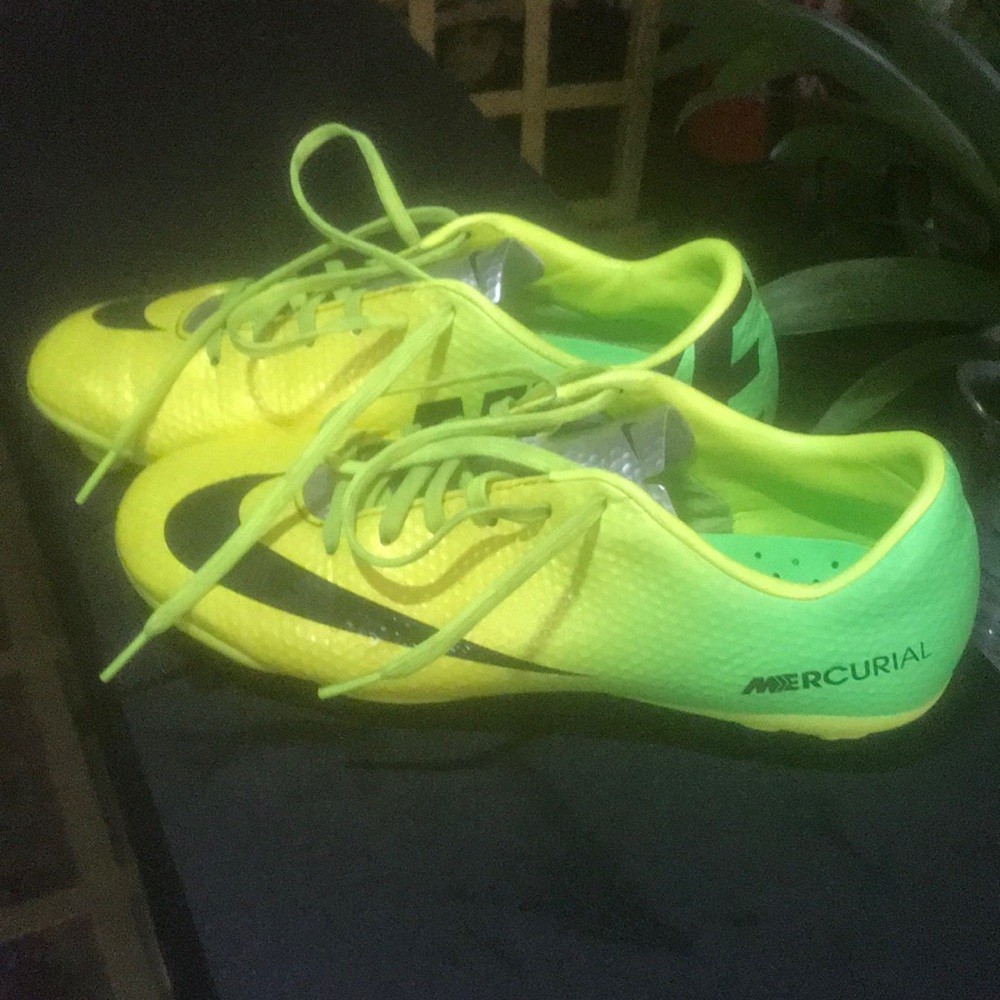 Nike mercurial VAPOR cleats YOUTH
